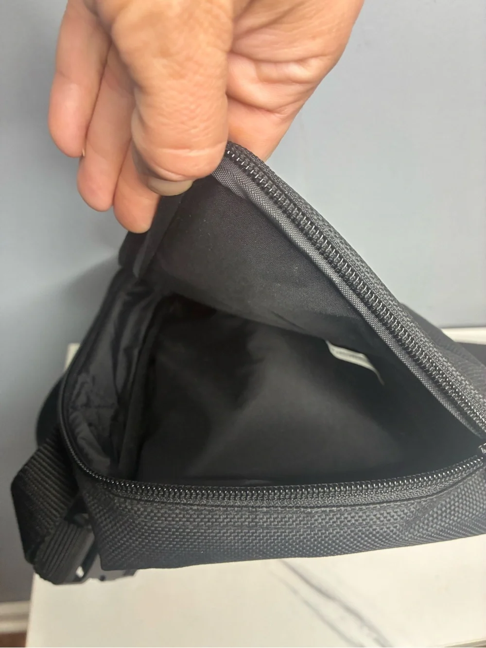 Nintendo Game Boy Carrying Case Bag Black Shoulder Strap Vintage